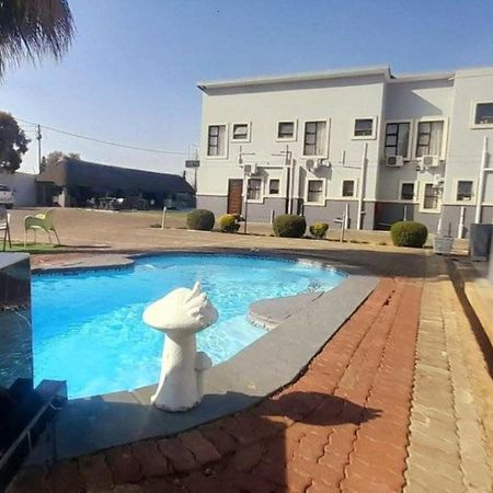 Lifestyle Lodge Hotel Vereeniging Eksteriør billede